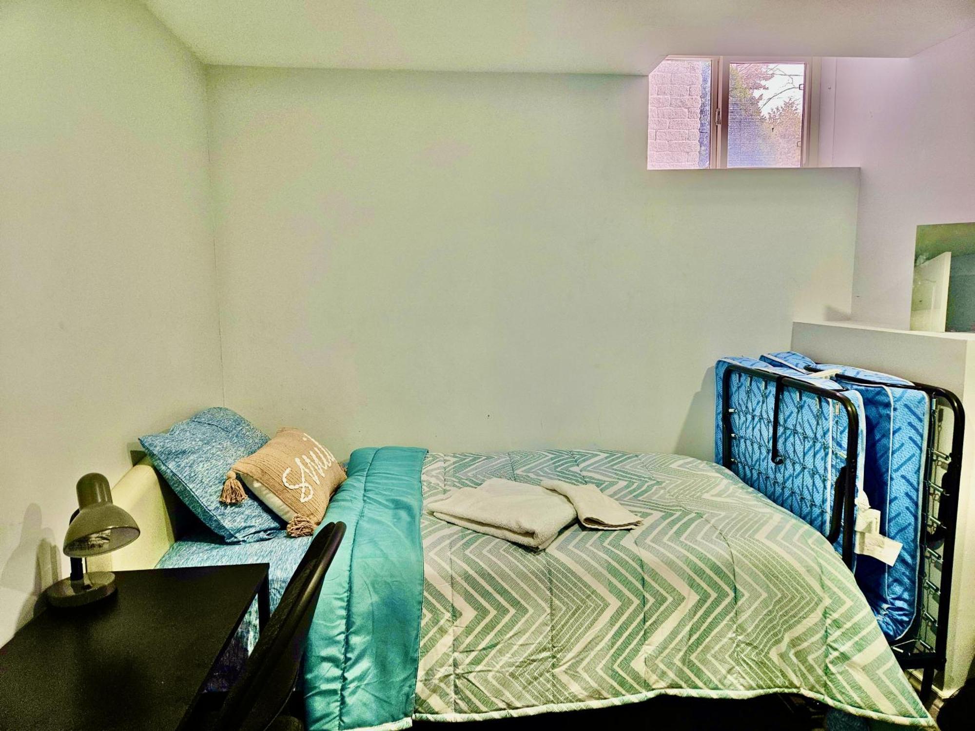Cozy Room In A Quiet Neighbourhood Toronto Exteriör bild